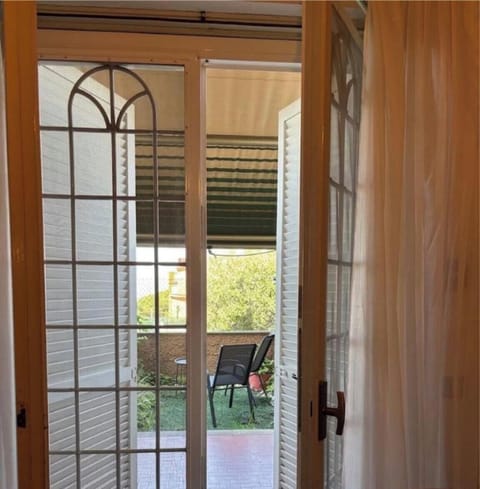 Apartment, 1 Bedroom, Smoking, Garden View | Interior