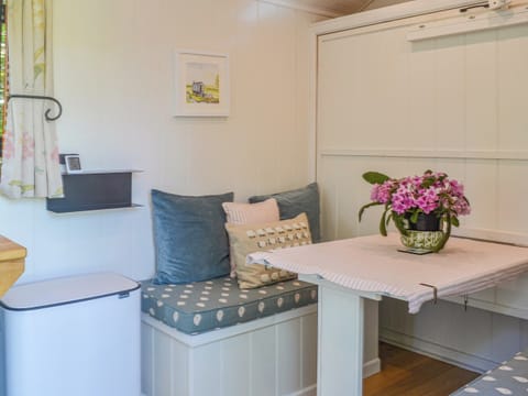 Dining Area | Herdwick Hut, Llanddeusant, near Llangadog