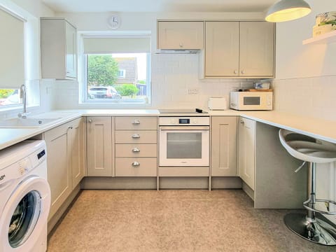 Kitchen/diner | The Hollies, Uphill, near Weston-Super-Mare