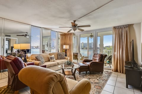 Dolphin Point 202C