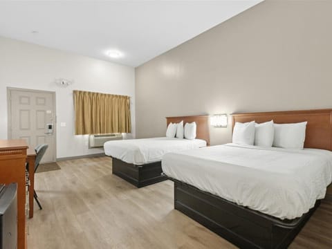 Standard Double Room, Non Smoking | Desk, soundproofing, rollaway beds, free WiFi