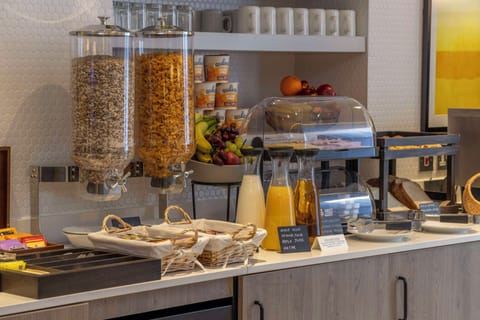 Daily continental breakfast (GBP 12.95 per person)