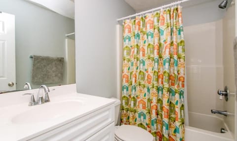 1st Floor Queen En Suite