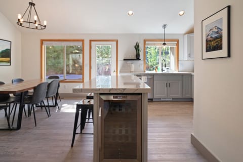 House, 3 Bedrooms | Private kitchen | Fridge, oven, coffee/tea maker, toaster