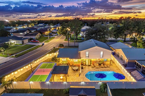 🌴 Rustic Retreat fun—swim, soak, play & capture memories together.