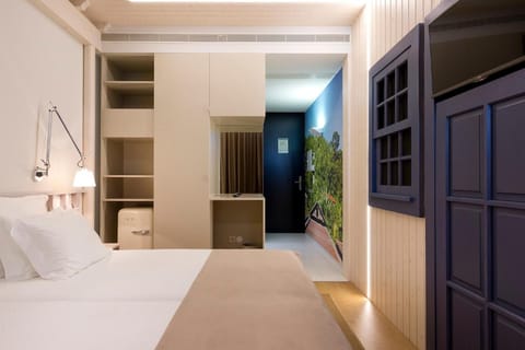 Minibar, in-room safe, individually decorated, soundproofing