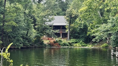 F-CATCH YA LATER - This is our most secluded cabin with private driveway
