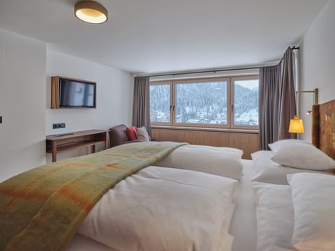 Grand Double Room | Hypo-allergenic bedding, in-room safe, free WiFi, bed sheets