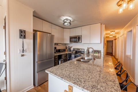 Elevation Vacation Rentals - Summit 202A - Kitchen (1)