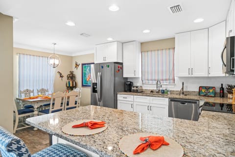 Standard House | Private kitchen | Full-size fridge, microwave, oven, stovetop