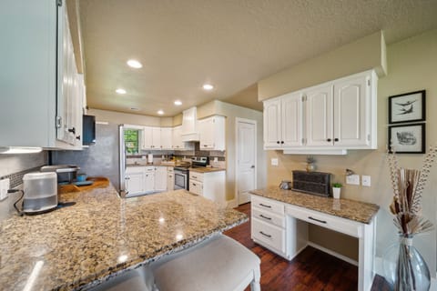 Very well stocked kitchen with high quality utensils, pans, appliances, etc