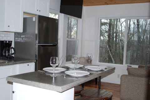 Island with seating for 4 