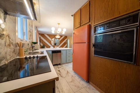 Appartement Route 105 (dog allowed on request) | Private kitchen | Microwave