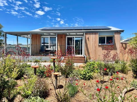 Silvertop Retreat @ Apollo Bay - front exterior