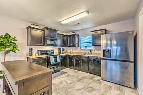 Little Rock Vacation Rental | 3BR | 2BA | 1,217 Sq Ft | Step-Free Access