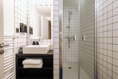 Classic Double Room Single Use | Bathroom | Free toiletries, hair dryer, towels, soap