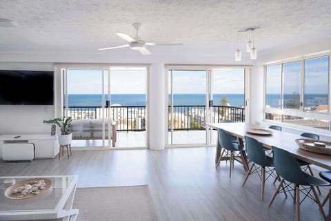 With its spacious interior and ocean views, this apartment is a relaxing coastal haven in the heart of Kings Beach.