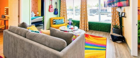 Explore this vibrant Nashville retreat, perfect for large groups and bachelorette parties! With eclectic decor and cozy seating, it's ideal for relaxing after downtown adventures. Host your family reunion or corporate retreat in this fun oasis!