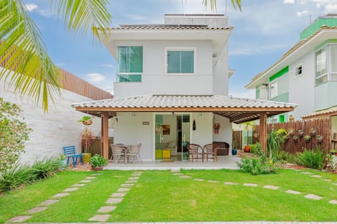 Off site,Facade / entrance,Garden