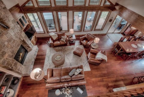 Welcome to Eagle`s Nest A beautiful luxury home in the heart of the Rocky Mountains.