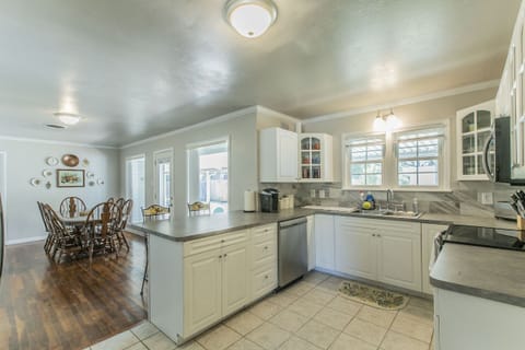 Kitchen / Informal Dining