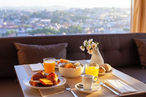 Daily buffet breakfast for a fee