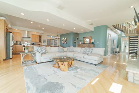 Open concept with lots of lighting and space to enjoy