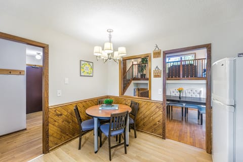 Smaller dining table in the kitchen area!