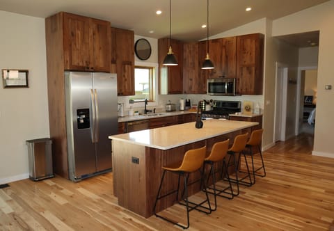 Spacious, sunny kitchen with all the amenities! 