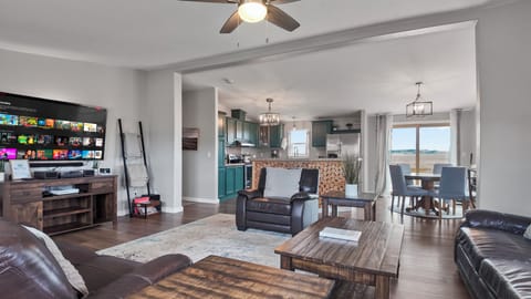 Open plan living and dining area