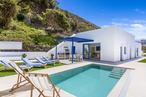 Villa with private pool