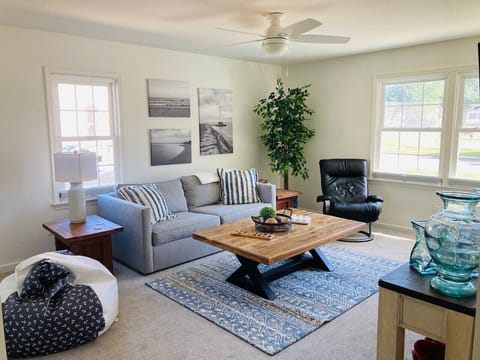 Livingroom with TV