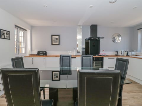 Fridge, dishwasher, electric kettle, toaster