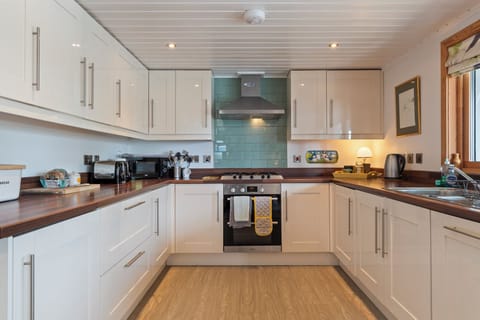 Luxury Lodge with Hot Tub