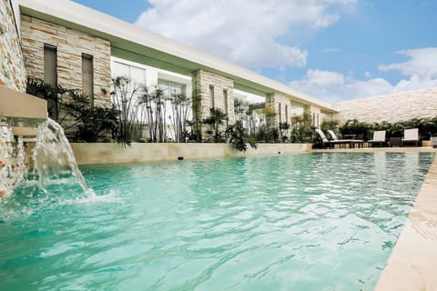 Outdoor pool, sun loungers