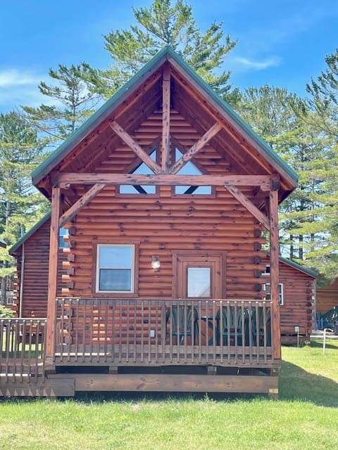 Family Cabin | Individually decorated, individually furnished, soundproofing