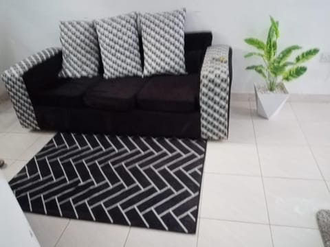 Studio | Living area | TV