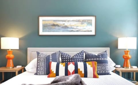 “This house is beautiful. It’s new, clean and modern! Perfect place to rest between all of our adventures in Asheville! Highly recommend!!”Gretchen - Past Guest