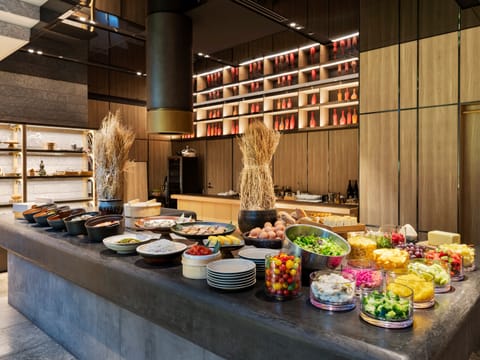 Daily buffet breakfast for a fee