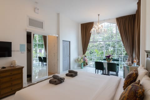 Deluxe Double Room | Free WiFi