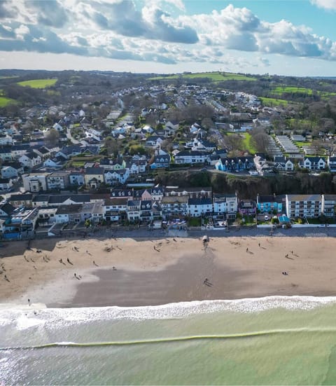 Beach Court - 1 Bedroom Apartment - Saundersfoot (14833)