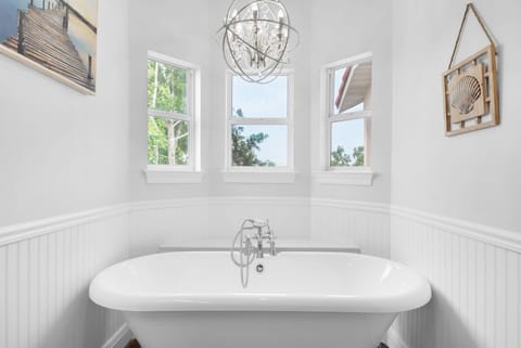Spectacular Master Bath with Claw foot tub