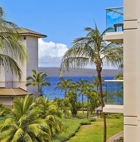OCEAN, BEACH AND ISLAND VIEWS FROM OUR LANAI