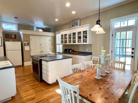 KITCHEN W/DINING AREA FOR SIX W/PORCH ACESS