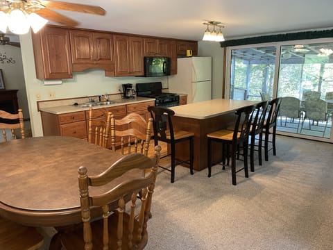 Eat in kitchen with gas stove