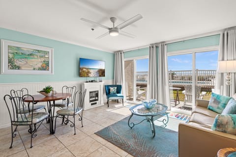 Bright and Spacious Living Area