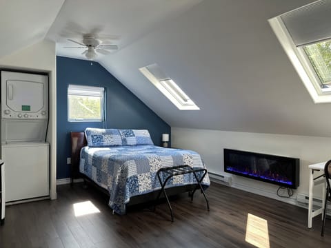 Main upstairs Bedroom with Reclining
 Double (53x75) bed
