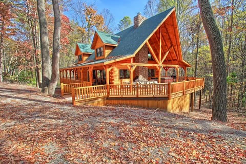 Dogwood Lane Lodge, from Driveway (south)