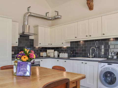 Kitchen area | The Workshop - Bedborough Farm Cottages, Wimborne