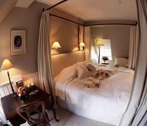 Loft | Premium bedding, down comforters, minibar, in-room safe